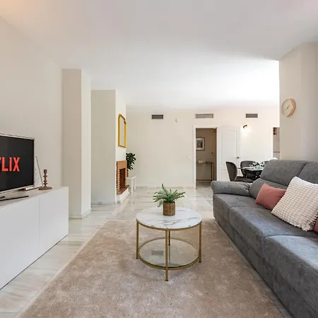 Apartment Naranjos Puerto Banus